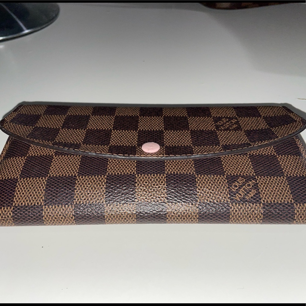 Authentic Louis Vuitton Emilie Wallet